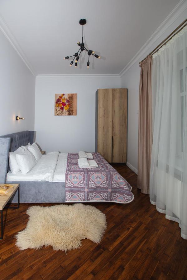 Friends House- Сучасні Апартаменти В Центрі Львова Eksteriør bilde