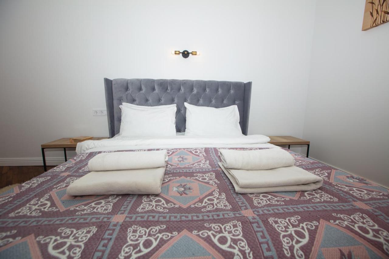 Friends House- Сучасні Апартаменти В Центрі Львова Eksteriør bilde