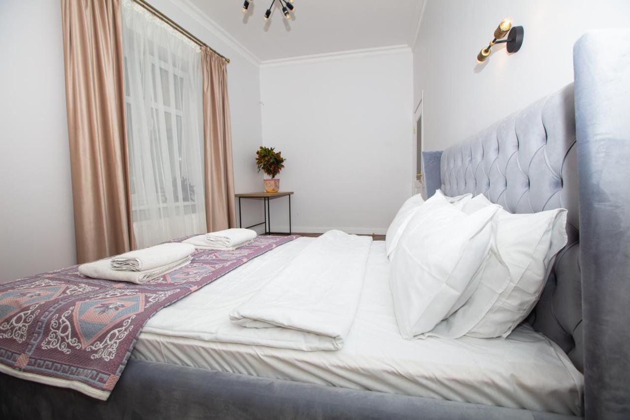 Friends House- Сучасні Апартаменти В Центрі Львова Eksteriør bilde